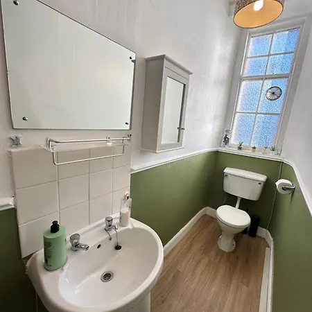 Apartment Cosy In Centre , 2 Bedroom1 Bathroom *