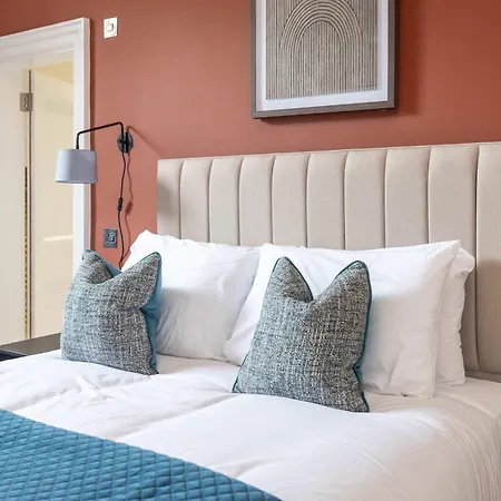 Dragon Luxury Serviced At Albyn Place Appartamento