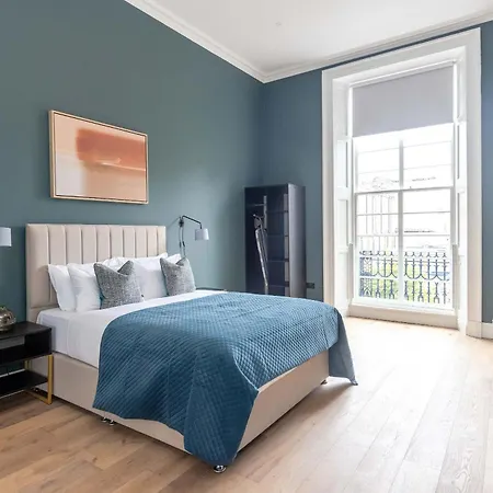 Dragon Luxury Serviced At Albyn Place *