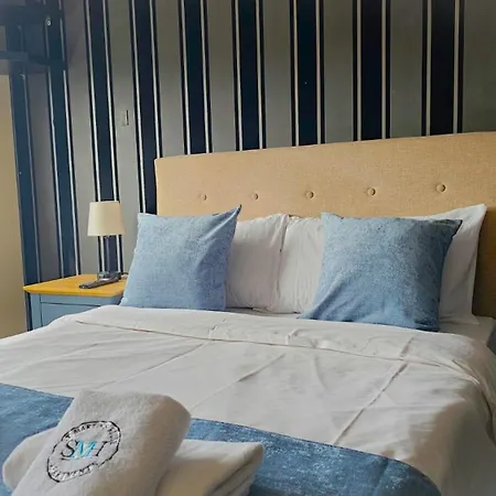 Holiday home Duddingston 9 Bedroom Private House Or 9 Individual With Shared *