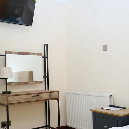 Duddingston 9 Bedroom Private House Or 9 Individual With Shared Holiday home *