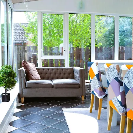 Duddingston 9 Bedroom Private House Or 9 Individual With Shared Holiday home Edinburgh