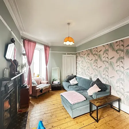 Cosey And Vibrant Flat In Leith, Apartment Edinburgh