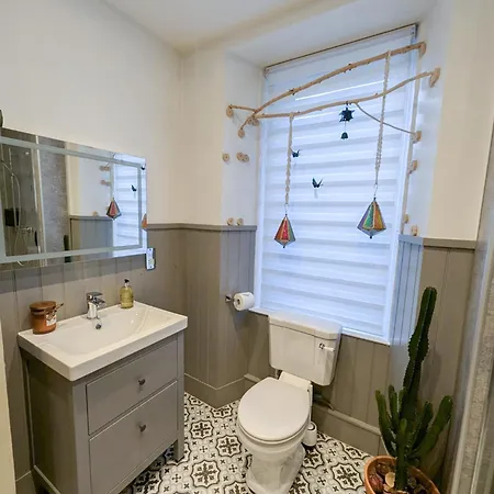 Charming 1 Bedroom In Edinburgh's West End Edinburgh