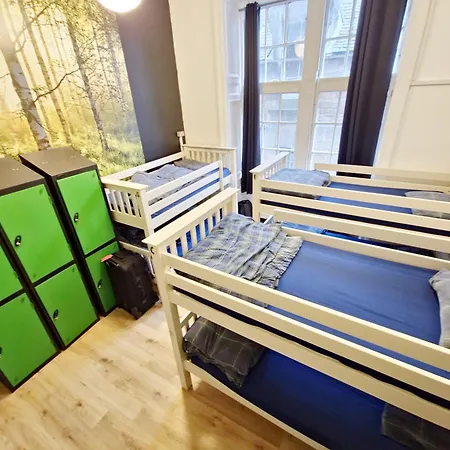 Backpackers - Over 18s Only * Edynburg