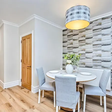 Spectacular 2 Bed, 2 Bath In Centre 아파트 에든버러