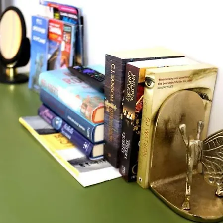 Cosy Apartment, Free Street Parking *