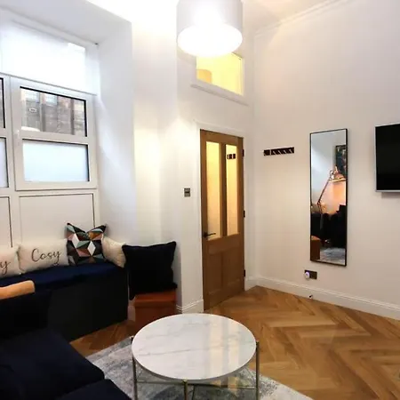 Cosy Apartment, Free Street Parking Edinburgh