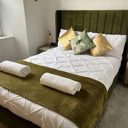 Cosy Apartment, Free Street Parking *