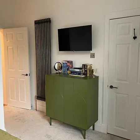 Cosy Apartment, Free Street Parking * Edinburgh