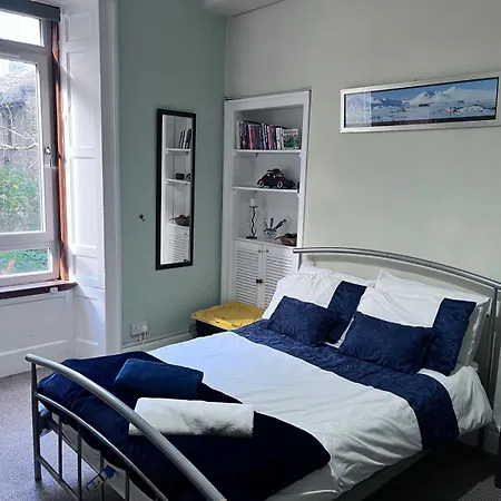 Spacious And Lägenhet