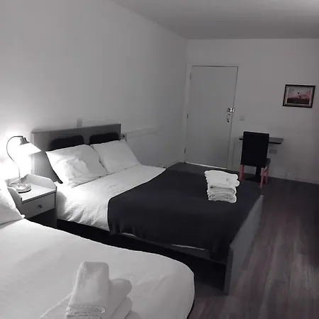 Victoria Park House Hostal *
