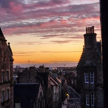 Daire The Eyrie At Tweeddale Court - Historic Royal Mile