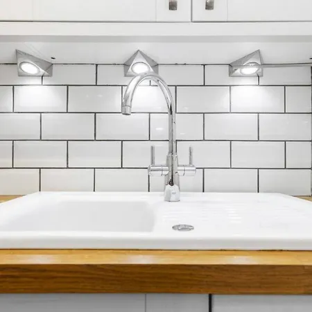 City Centre Modern Flat For 2 Adults And 1 Child Appartement *