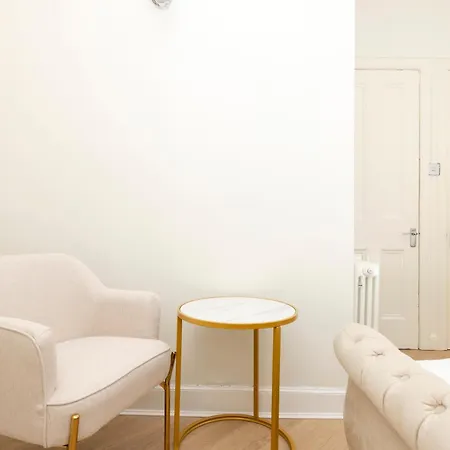 City Centre Modern Flat For 2 Adults And 1 Child * Édimbourg
