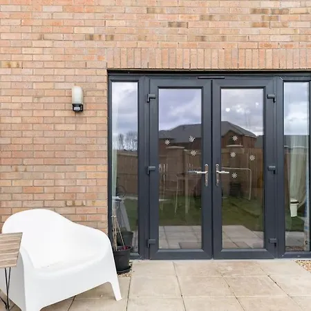 Superb Townhouse Silent Ferienhaus EDI