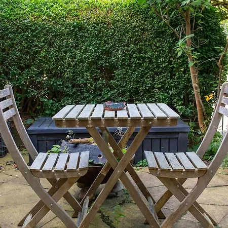 Artist Colony With Sauna And Private Garden, And Easy Walk To Centre Apartamento *