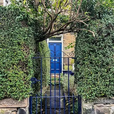 Artist Colony With Sauna And Private Garden, And Easy Walk To Centre