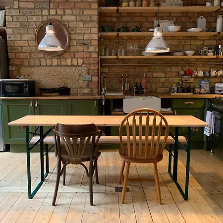 Charmingly Rustic 2bd Flat With Garden Apartment