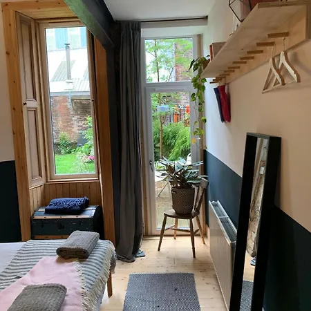 Charmingly Rustic 2bd Flat With Garden