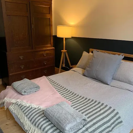 Apartment Charmingly Rustic 2bd Flat With Garden Edinburgh