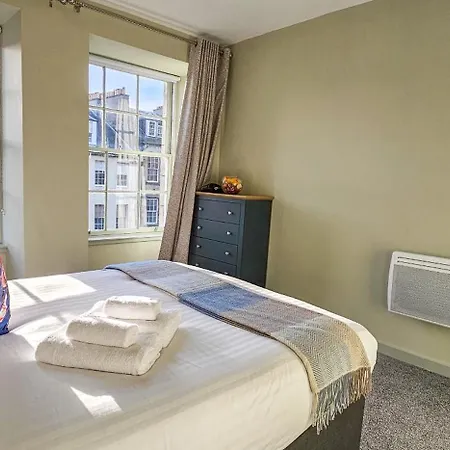 Royal Mile - Bright 2 Bedroom * 爱丁堡