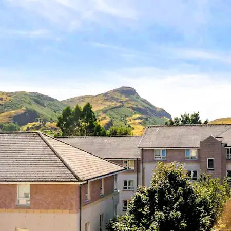 Arthur's Seat Nest Apartament *