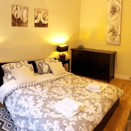 Centre 2 Bedroom Close To Castle&university Apartment *