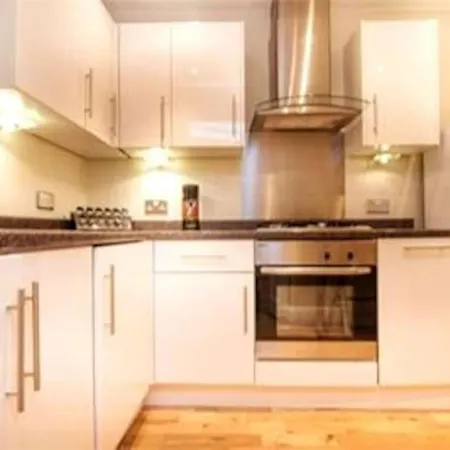 Centre 2 Bedroom Close To Castle&university