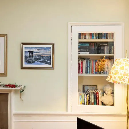 Joivy Beautiful Apartment, Private Garden, Calton Hill Эдинбург