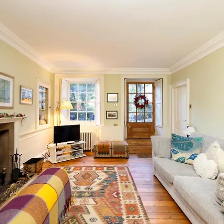 Apartment Joivy Beautiful Apartment, Private Garden, Calton Hill *