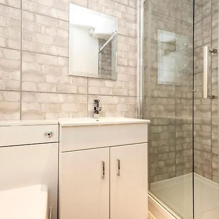 Joivy Beautiful Apartment, Private Garden, Calton Hill *