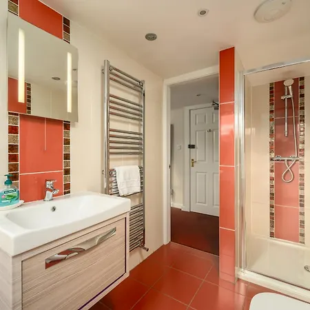 Πανσιόν Adam Drysdale House 3*