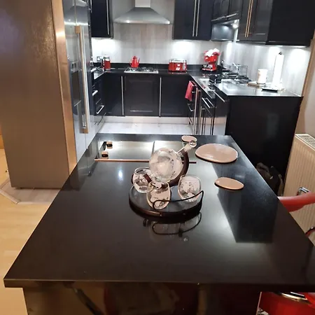 Townhouse With 3 Bathrooms * Edinburgh