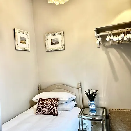 Old Town Flat شقة