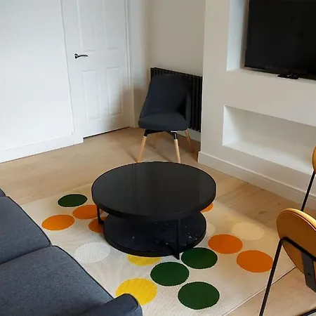 Modern Centre In Apartment *