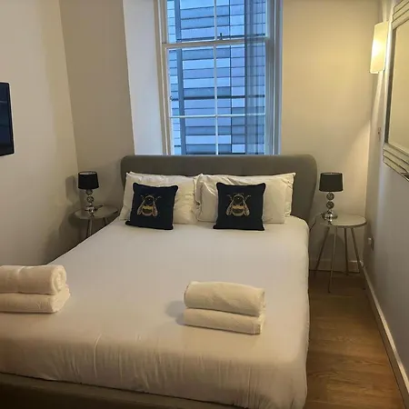 Spacious One Bed Quartermile With Breathtaking Park Views - V Edinburgh