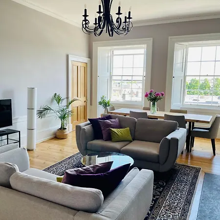 Spacious Georgian In Centre Edimburgo