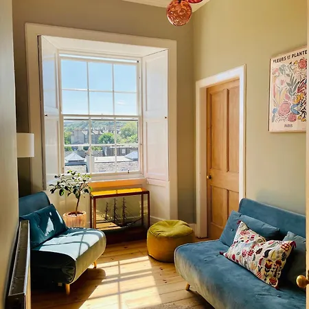 Spacious Georgian In Centre Appartamento