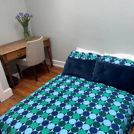 Spacious Georgian In Centre