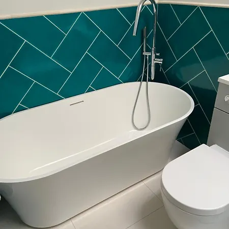 Spacious Georgian In Centre *