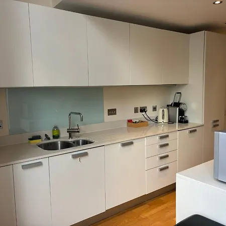 Extremely Quartermile Near To Castle And Edinburgh