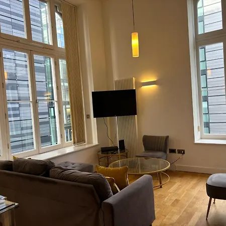 Extremely Quartermile Near To Castle And *