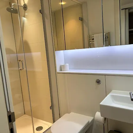 Extremely Quartermile Near To Castle And Apartment *