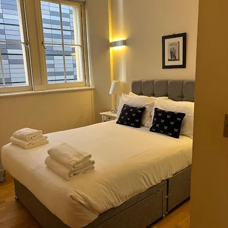 Extremely Quartermile Near To Castle And Apartment *