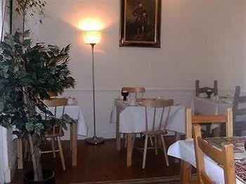 Adam Drysdale House 3*