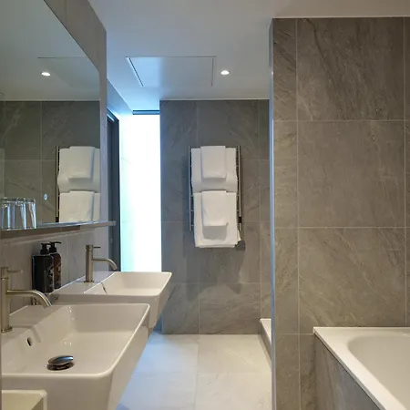 מלון The Resident