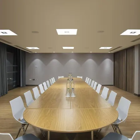 Ξενοδοχείο Courtyard By Marriott West