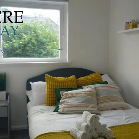 Lovely 2 Bedroom House Hébergement de vacances