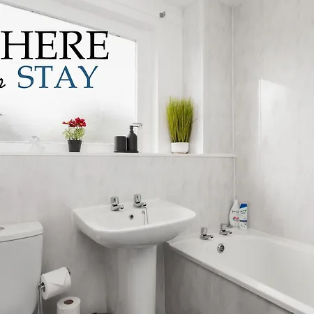 Дом отдыха Lovely 2 Bedroom House *